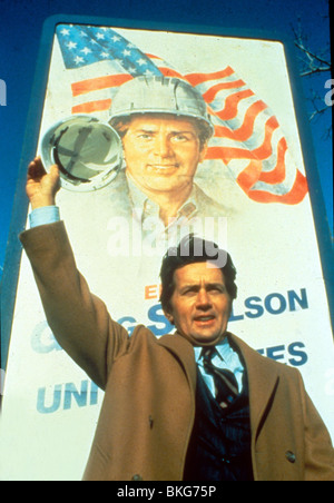 THE DEAD ZONE (1983) MARTIN SHEEN DZN 001 Stock Photo