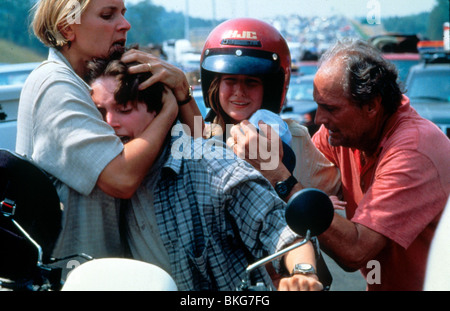 Elijah Wood, Leelee Sobieski, Deep Impact, 1998 Stock Photo - Alamy