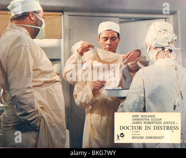 DOCTOR IN DISTRESS (1963) JAMES ROBERTSON JUSTICE, DIRK BOGARDE DID 013FOH Stock Photo