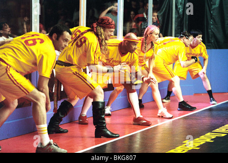 DODGEBALL (2004) DODGEBALL: A TRUE UNDERDOG STORY (ALT) VINCE VAUGHN, ALAN TUDYK, CHRIS WILLIAMS, CHRISTINE TAYLOR, STEPHEN Stock Photo