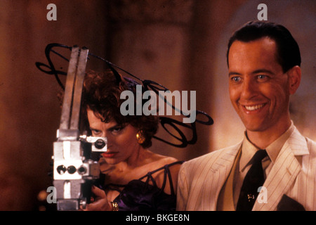 HUDSON HAWK (1991) SANDRA BERNHARD, RICHARD E GRANT HHK 035 Stock Photo