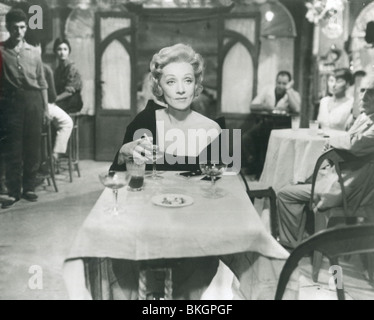 THE MONTE CARLO STORY (1956) MARLENE DIETRICH TMCS 001P Stock Photo