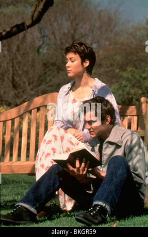 MUSIC FROM ANOTHER ROOM (1998) MEG TILLY, JUDE LAW MFAR 014 Stock Photo