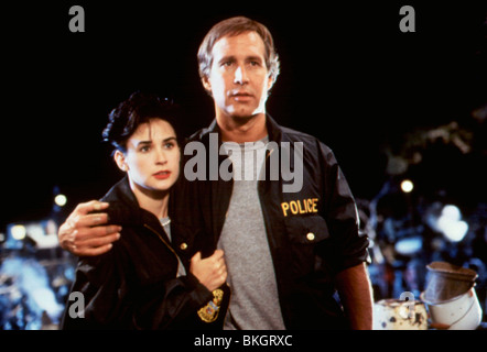 NOTHING BUT TROUBLE (1991) DEMI MOORE, CHEVY CHASE NBT 008 Stock Photo