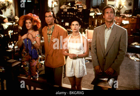 NOTHING BUT TROUBLE (1991) DEMI MOORE, CHEVY CHASE NBT 026 Stock Photo