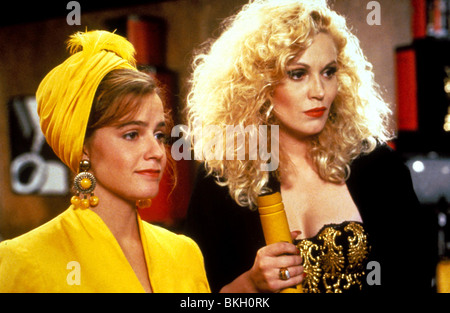 SOAPDISH (1991) ELIZABETH SHUE, CATHY MORIARTY SPDS 043 D Stock Photo