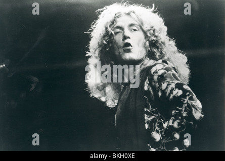 THE SONG REMAINS THE SAME (1976) LED ZEPPELIN ROBERT PLANT SRTS 002P Stock Photo