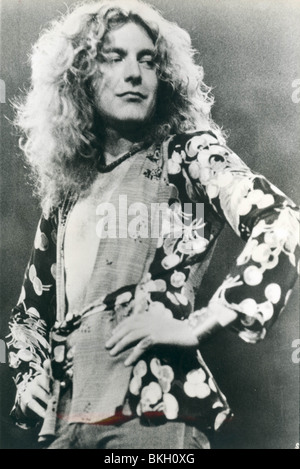 THE SONG REMAINS THE SAME (1976) LED ZEPPELIN ROBERT PLANT SRTS 004P Stock Photo