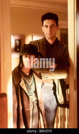 UNSTRUNG HEROES (1995) NATHAN WATT, JOHN TURTURRO USHR 020 Stock Photo