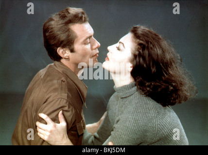 THE ANGEL WORE RED (1960) DIRK BOGARDE, AVA GARDNER AGWR 001 Stock Photo