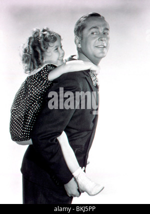 BABY TAKE A BOW (1934) SHIRLEY TEMPLE, JAMES DUNN BTAB 004 Stock Photo