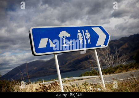 A road sign for a campsite and picnic area in New Zealand Stock Photo