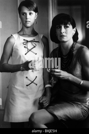 GARDENS OF STONE (1987) MARY STUART MASTERSON, ANJELICA HUSTON GOS 007P Stock Photo