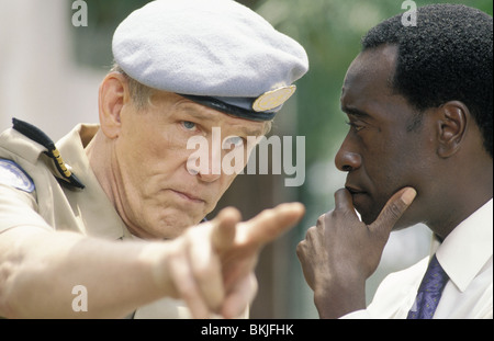 HOTEL RWANDA (2004) NICK NOLTE, DON CHEADLE HOTR 001 Stock Photo