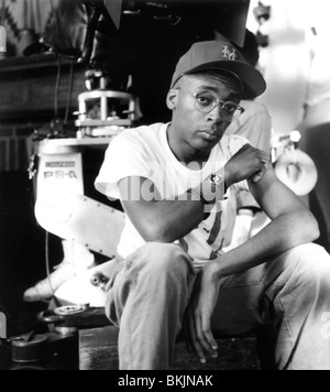 SPIKE LEE (DIR) O/S 'SCHOOL DAZE (1988)' SKLE 001P Stock Photo