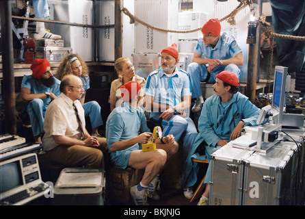 THE LIFE AQUATIC WITH STEVE ZISSOU (2005) WARIS AHLUWALIA, MICHAEL GAMBON, CATE BLANCHETT, WILLEM DAFOE, BILL MURRAY, OWEN Stock Photo