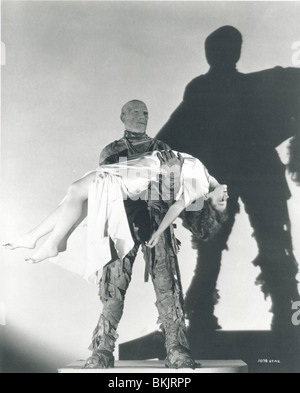 THE MUMMY'S HAND (1940) TOM TYLER, PEGGY MORAN MUMY 001P Stock Photo