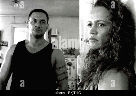 ONCE WERE WARRIORS (1994) TEMUERA MORRISON, RENA OWEN OWWR 001 P Stock Photo