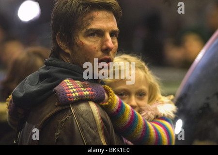 War Of The Worlds Tom Cruise Dakota Fanning War Of The Worlds Date Stock Photo Alamy