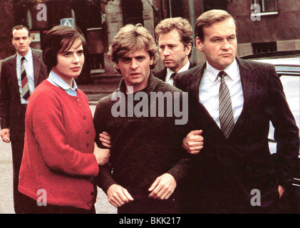 WHITE NIGHTS (1985) ISABELLA ROSSELLINI, MIKHAIL BARYSHNIKOV, JERZY SKOLIMOWSKI WHN 012 FOH Stock Photo