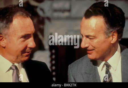 YES, MINISTER (TV) CREDIT BBC NIGEL HAWTHORNE, PAUL EDDINGTON YSMN 003 Stock Photo