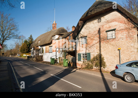Traditional thatched cottages in the Thames village of Clifton Hampden, Oxfordshire, Uk Stock Photo