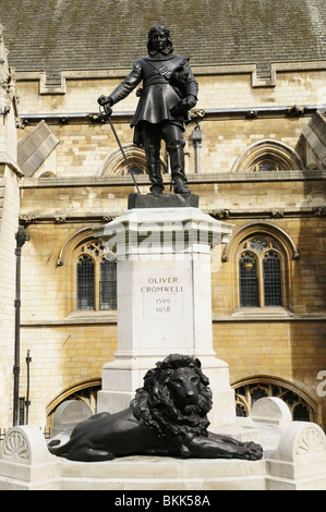 Statue of Oliver Cromwell outside the Houses of Parliament, Westminster, London, England, UK Stock Photo