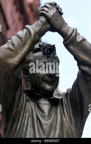 The statue of Brian Clough Nottingham Forests legendary Manager, now sited at Speakers Corner off Market Square in Nottingham City Centre. Made by sculptor Les Johnson and unveiled by Clough's wife Barbera on November 6th, 2008. Stock Photo