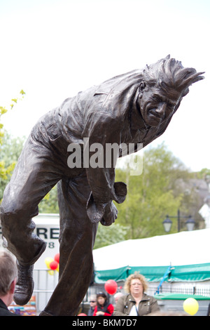 Statue of Fred Trueman in Skipton, North Yorkshire Stock Photo