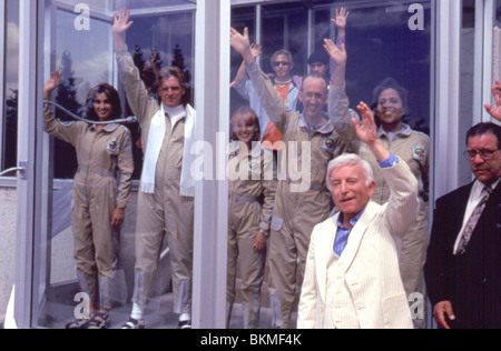 BIO-DOME (1996) DARA TOMANOVICH, WILLIAM ATHERTON, KYLIE MINOGUE, STEPHEN BALDWIN, PAULY SHORE, KEVIN WEST, DENISE DOWSE, HENRY Stock Photo