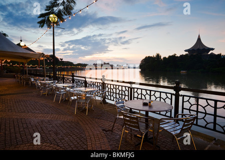 Waterfront cafe on the promenade. Kuching, Sarawak, Borneo, Malaysia. Stock Photo