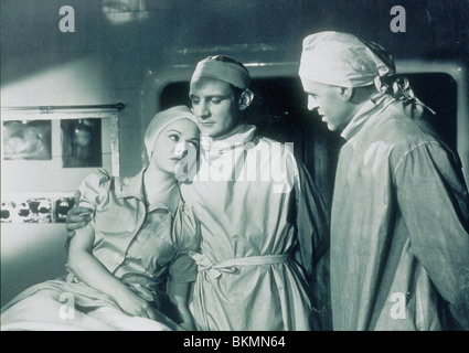 GREEN FOR DANGER (1946) SALLY GRAY, TREVOR HOWARD, ALASTAIR SIM GFON 009 Stock Photo