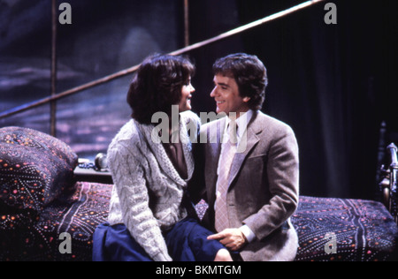 LOVESICK (1983) ELIZABETH McGOVERN, DUDLEY MOORE LVSK 008 Stock Photo