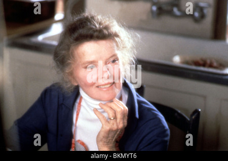 ON GOLDEN POND (1981) KATHARINE HEPBURN OGP 030 L Stock Photo