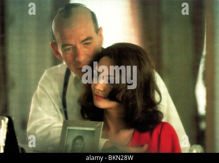 SCANDAL (1988) IAN MCKELLEN, JOANNE WHALLEY-KILMER SCA 011 FOH Stock Photo