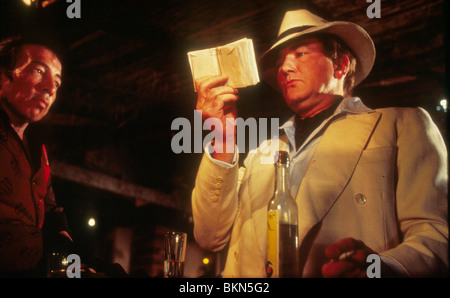 UNDER THE VOLCANO (1984) ALBERT FINNEY UTV 010 Stock Photo