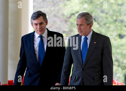 President George W Bush and British Prime Minister Gordon Brown at the White House Stock Photo