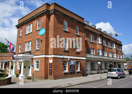 Broadway Hotel, Broadway, Letchworth Garden City, Hertfordshire, England, United Kingdom Stock Photo