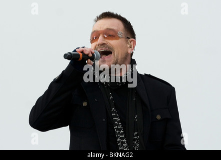 Bono performs during the Inaugural Concert held at the Lincoln Memorial. Stock Photo