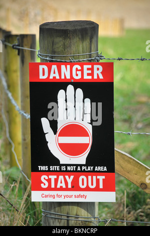 No entry sign, No entry signpost Stock Photo - Alamy