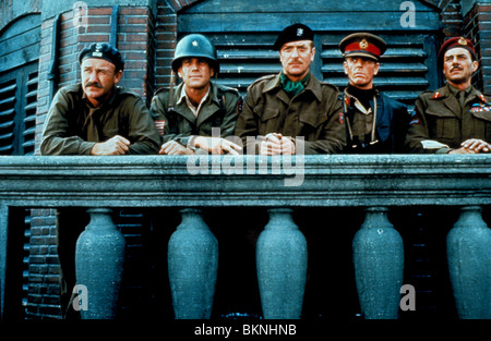 A BRIDGE TOO FAR (1977) GENE HACKMAN, RYAN O'NEAL, MICHAEL CAINE, EDWARD FOX, DIRK BOGARDE BTFR 041 Stock Photo