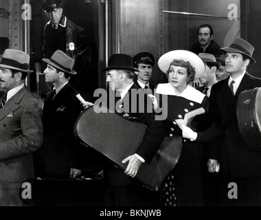 ARISE MY LOVE (1940) CLAUDETTE COLBERT; RAY MILLAND MITCHELL LEISEN (DIR) AMYL 002P Stock Photo