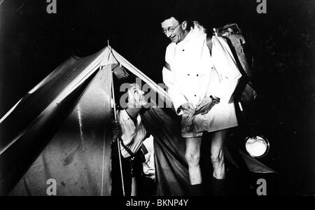 carry-on-camping-1969-betty-marsden-terry-scott-cocp-003foh-stock