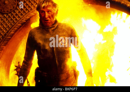 HOT SHOTS 2 (1993) HOT SHOTS PART DEUX (ALT) LLOYD BRIDGES JIM ABRAHAMS (DIR) HS2 062 Stock Photo