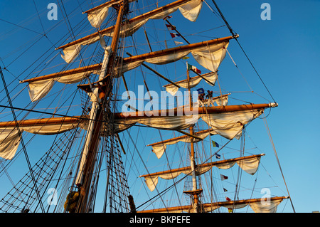 Stock photograph of sailors in the rigging of the Mexican navy training ship Cuauhtemoc at San Diego Harbor California USA Stock Photo