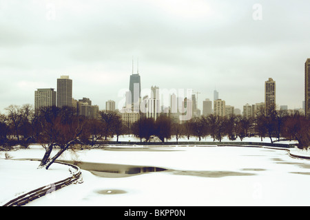 270-6632-20 SOUTH LINCOLN PARK IN WINTER, CHICAGO, ILLINOIS Stock Photo
