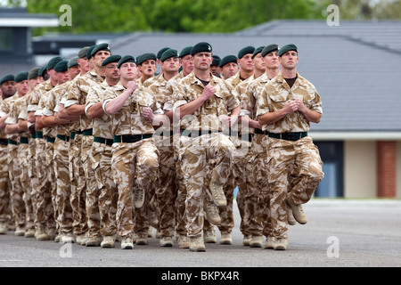 The British Armies 4th Battalion The Rifles on parade at Bulford Camp's Kiwi Barracks parade ground in desert kit Stock Photo