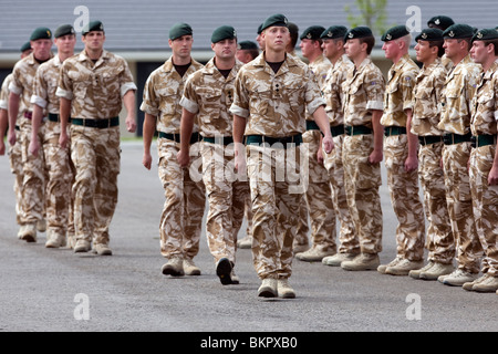 The British Armies 4th Battalion The Rifles on parade at Bulford Camp's Kiwi Barracks parade ground in desert kit Stock Photo