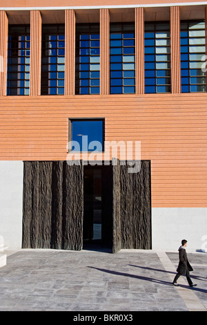 Museo del Prado new extension, by Rafael Moneo architect, and the bronze doors by artist Cristina Iglesias, Madrid, Spain. Stock Photo