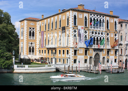 Palazzo Cavalli-Franchetti at the Grand Canal, Venice, Italy. Home to the Istituto Veneto di Scienze, Lettere ed Arti. Stock Photo